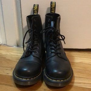 Dr. Martens Classic Boots